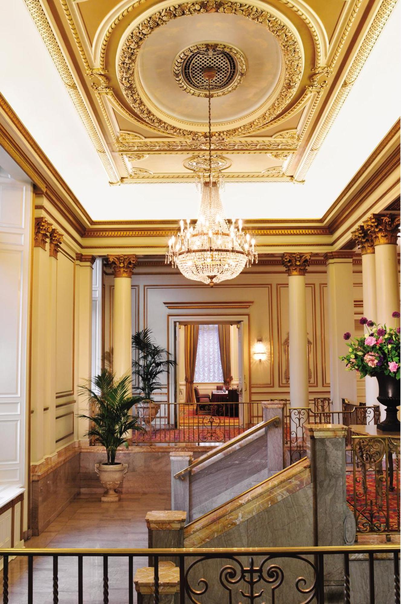 Fairmont Hotel Vancouver Interiér fotografie The interior of the hotel